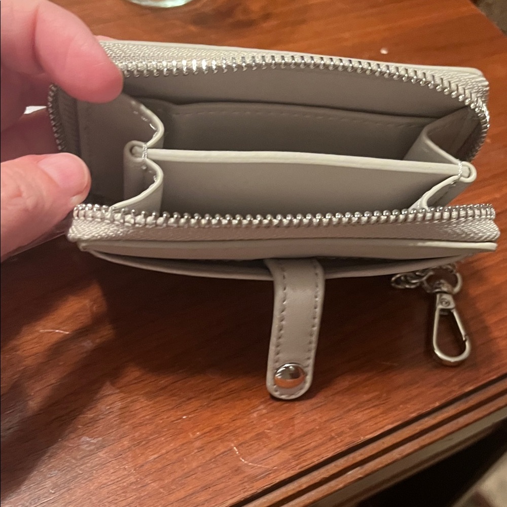 Compact Neutral Card Wallet with Key Clip - Picture 4 of 4